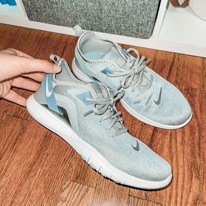 Women’s Nike Tennis Shoe